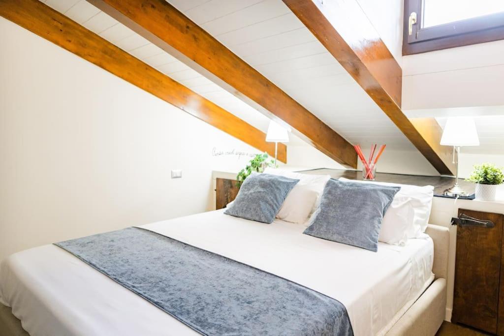Canonica Attic Apartment Milano Esterno foto